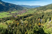 Blick von der Kanzel in Richtung Sonthofen. Foto: M. Langenk&auml;mper